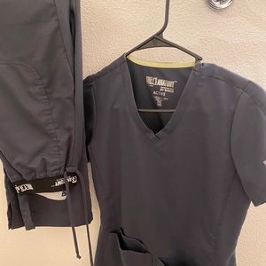 Scrub set